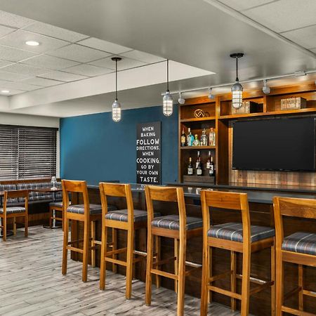 Four Points By Sheraton Greensboro Airport Exterior photo