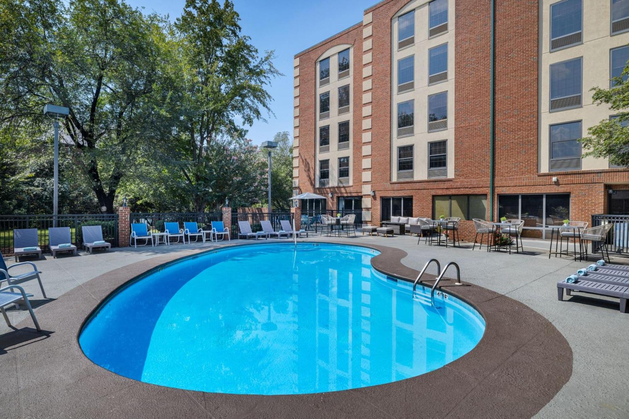 Four Points By Sheraton Greensboro Airport Exterior photo