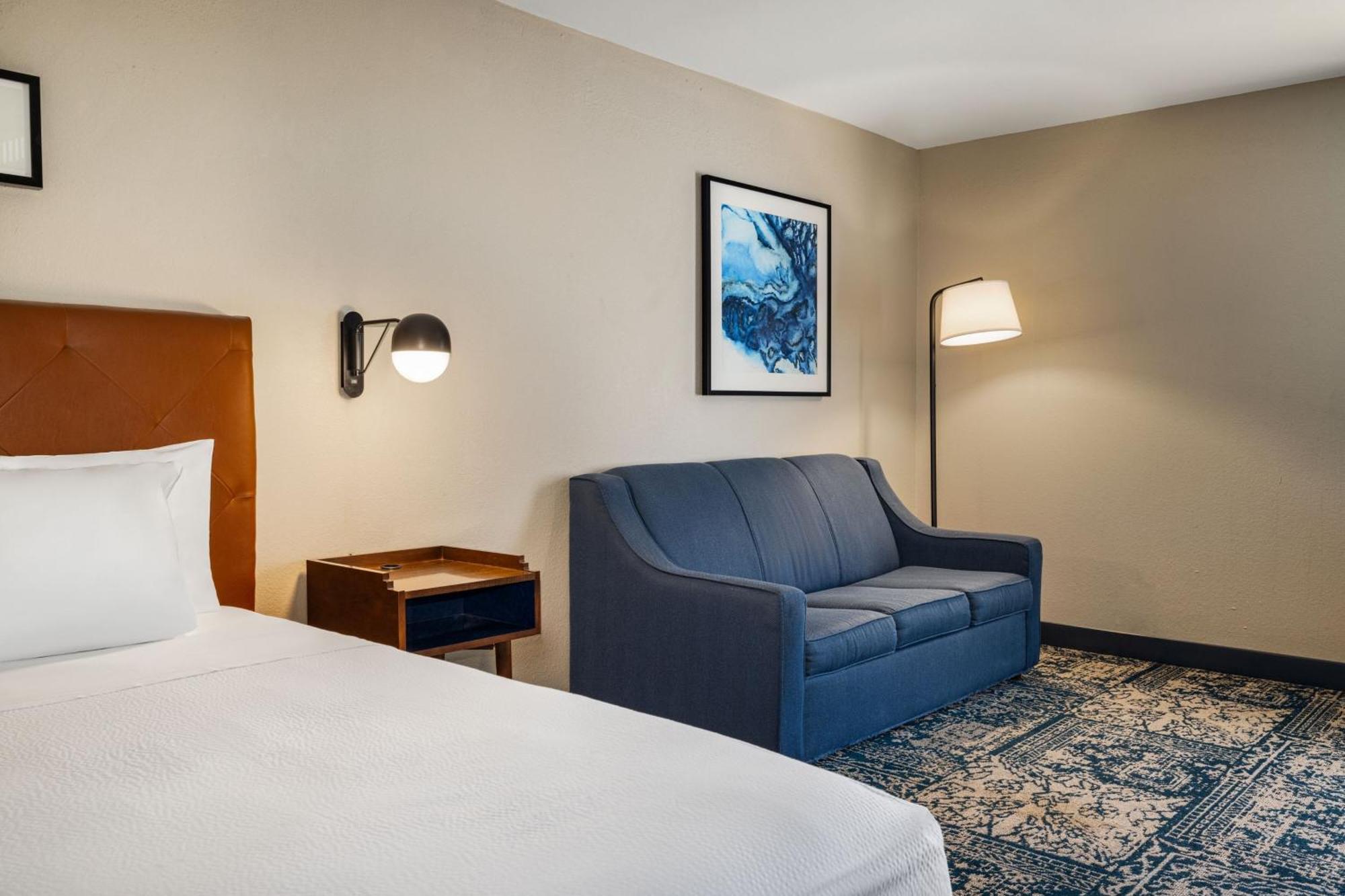 Four Points By Sheraton Greensboro Airport Exterior photo