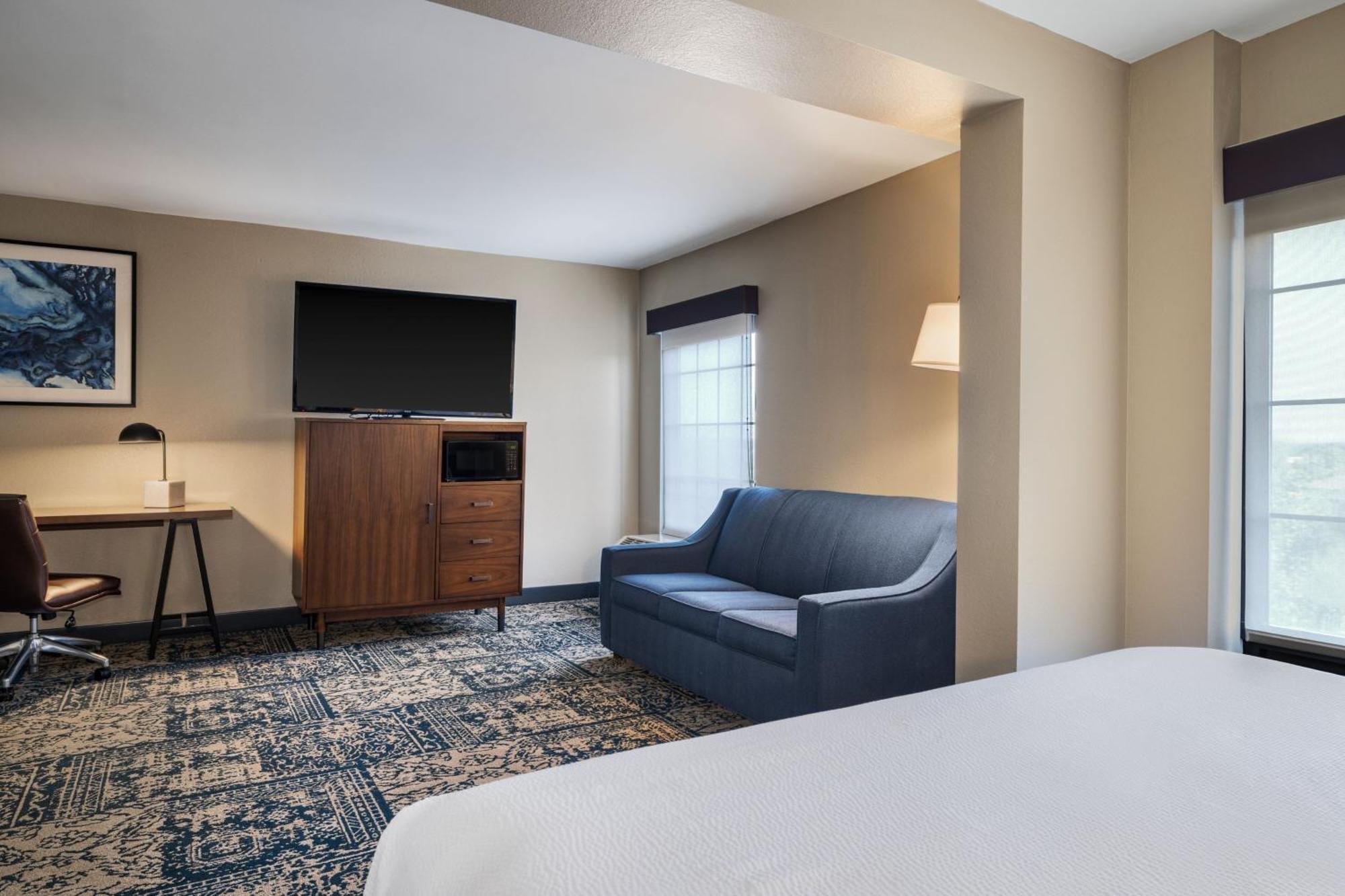 Four Points By Sheraton Greensboro Airport Exterior photo
