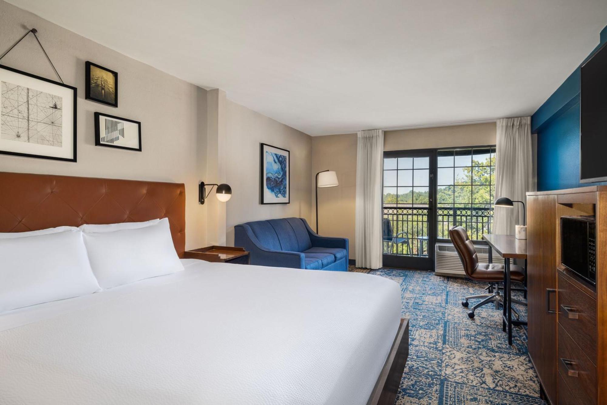 Four Points By Sheraton Greensboro Airport Exterior photo