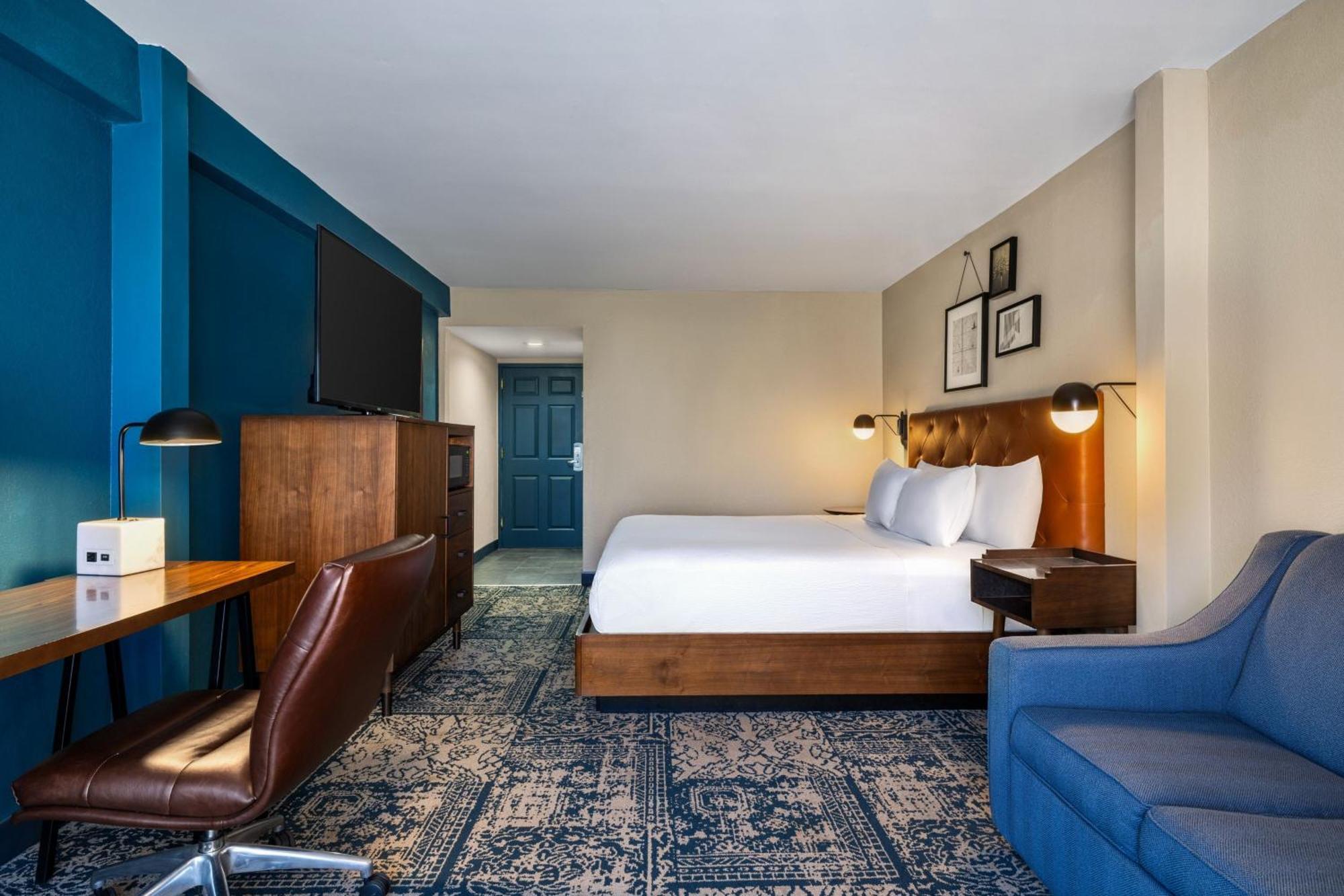 Four Points By Sheraton Greensboro Airport Exterior photo