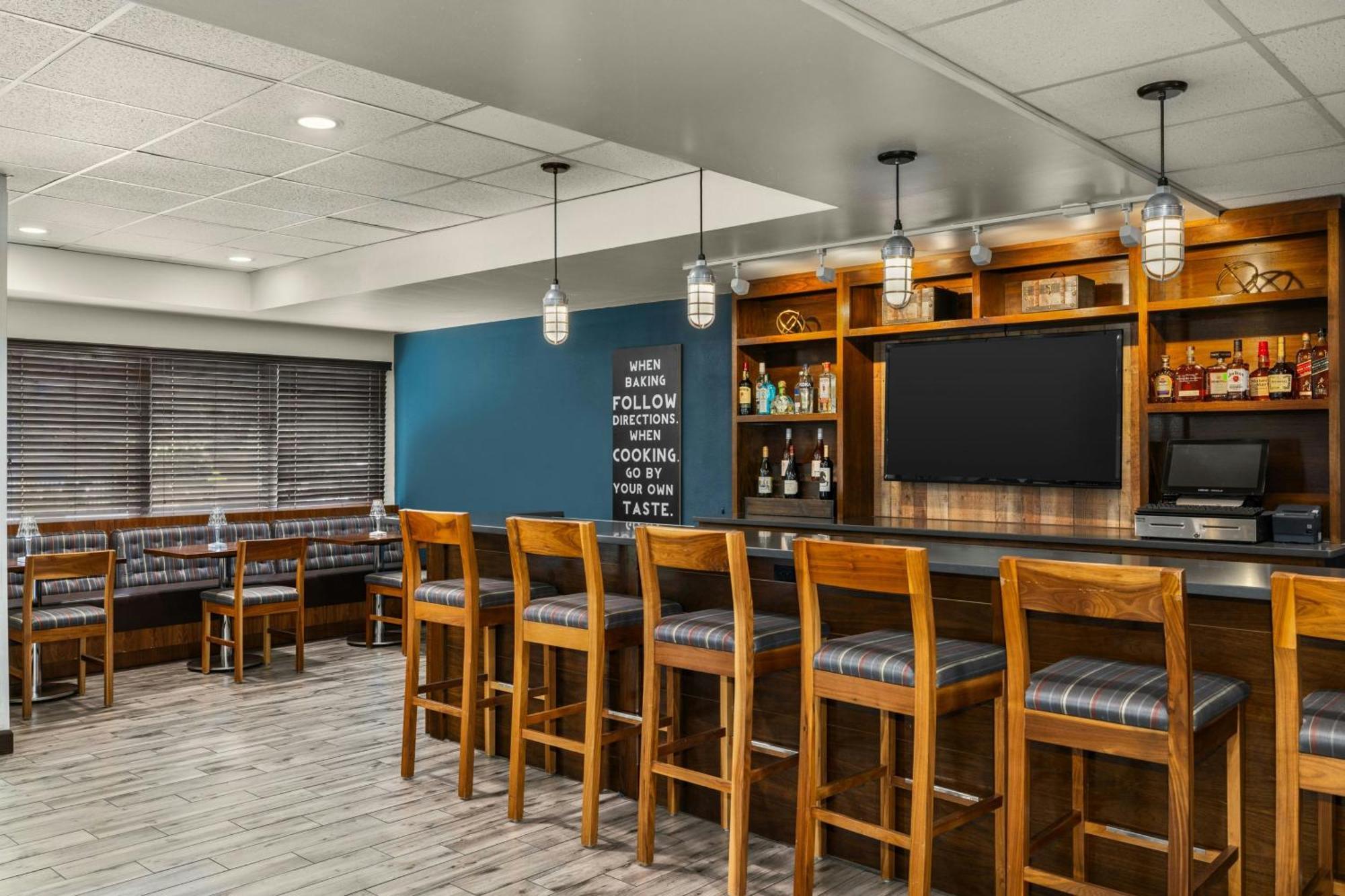 Four Points By Sheraton Greensboro Airport Exterior photo
