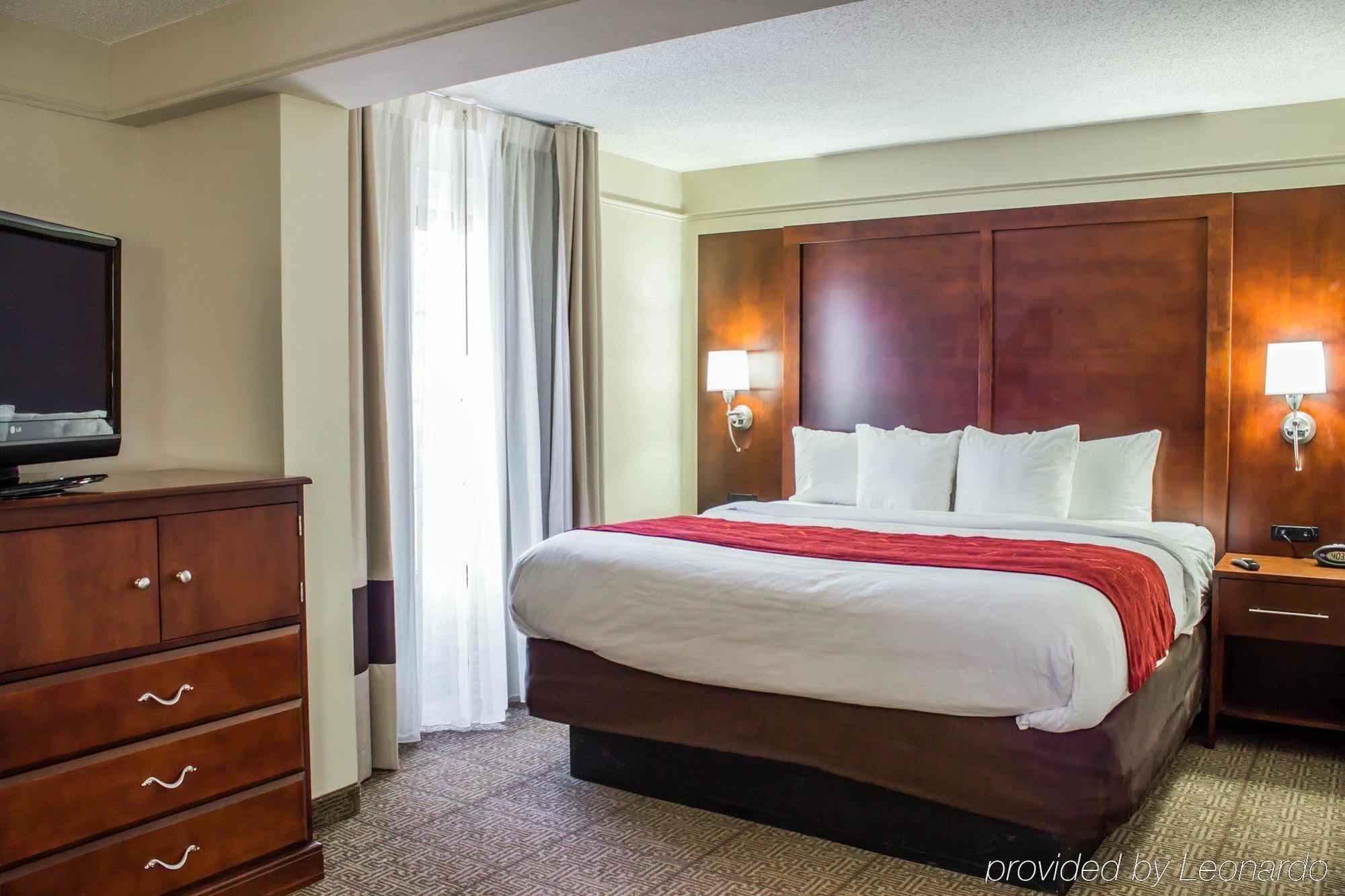 Four Points By Sheraton Greensboro Airport Exterior photo